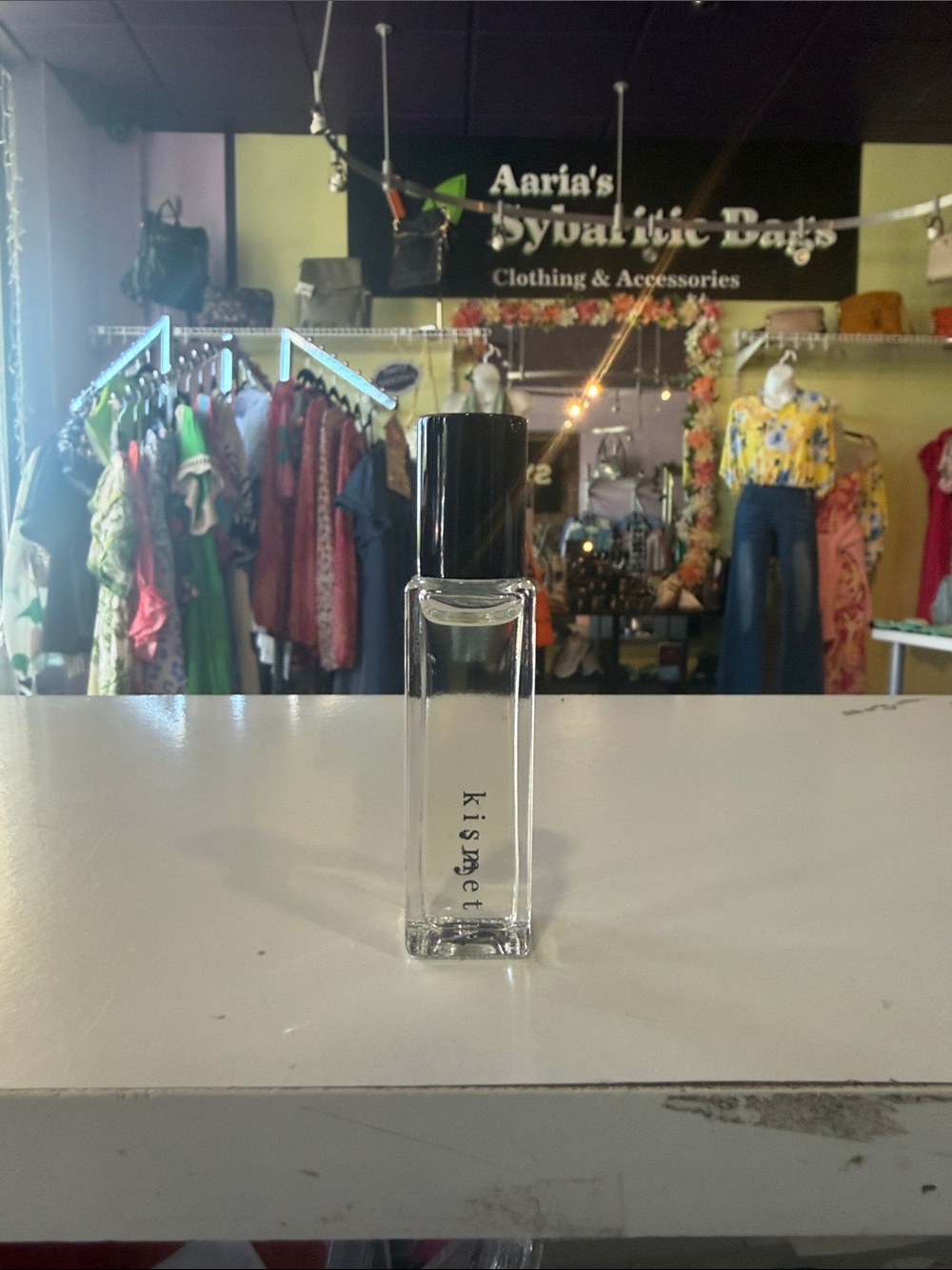 Kismet White Roll-On Fragrance Oil - Picture 2 of 2